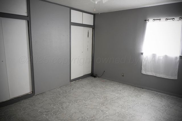 414 Oak Avenue, Dumas, TX 79029