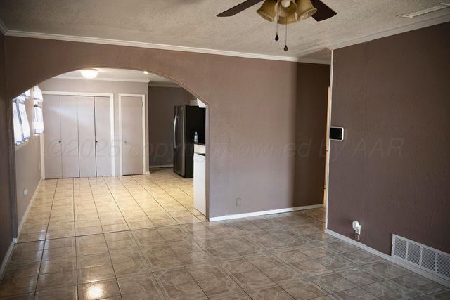 414 Oak Avenue, Dumas, TX 79029