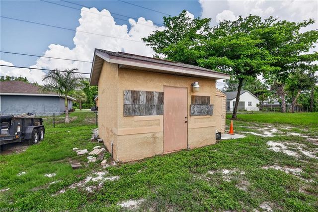 2238 Towles ST, Fort Myers, FL 33916