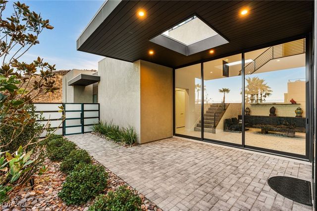 569 Overlook Rim Drive, Henderson, NV 89012