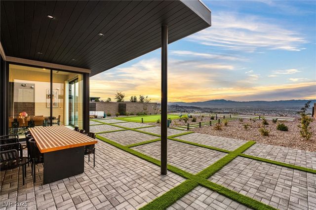 569 Overlook Rim Drive, Henderson, NV 89012