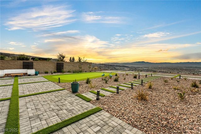 569 Overlook Rim Drive, Henderson, NV 89012