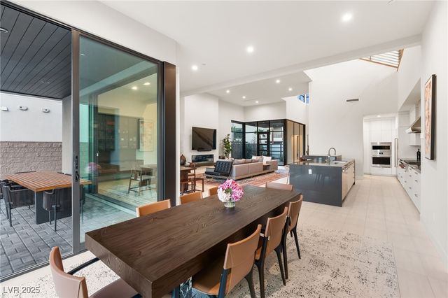 569 Overlook Rim Drive, Henderson, NV 89012