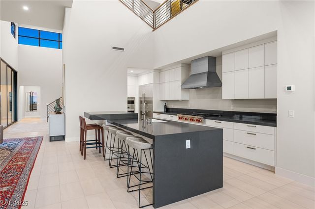 569 Overlook Rim Drive, Henderson, NV 89012