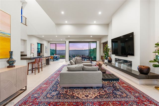 569 Overlook Rim Drive, Henderson, NV 89012