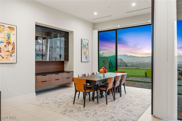 569 Overlook Rim Drive, Henderson, NV 89012