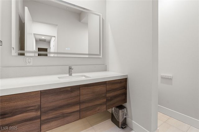 569 Overlook Rim Drive, Henderson, NV 89012