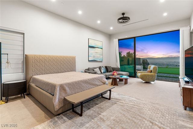 569 Overlook Rim Drive, Henderson, NV 89012