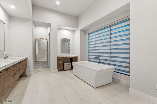 569 Overlook Rim Drive, Henderson, NV 89012