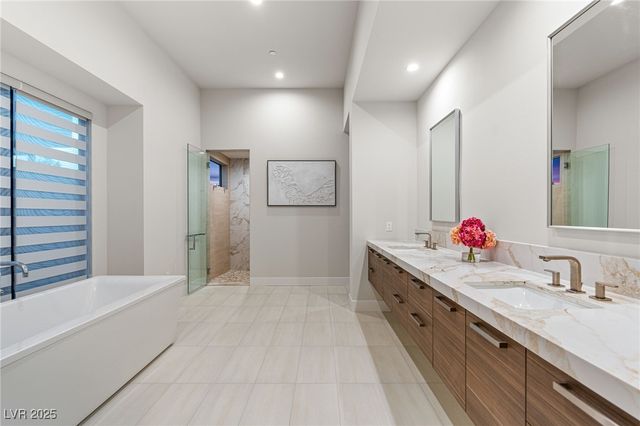 569 Overlook Rim Drive, Henderson, NV 89012