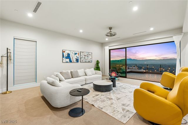 569 Overlook Rim Drive, Henderson, NV 89012