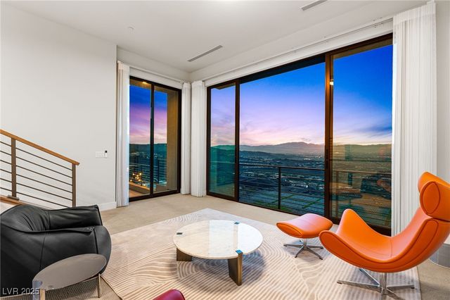 569 Overlook Rim Drive, Henderson, NV 89012