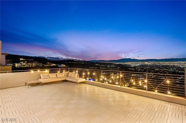 569 Overlook Rim Drive, Henderson, NV 89012