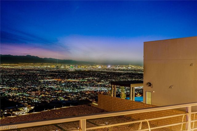 569 Overlook Rim Drive, Henderson, NV 89012