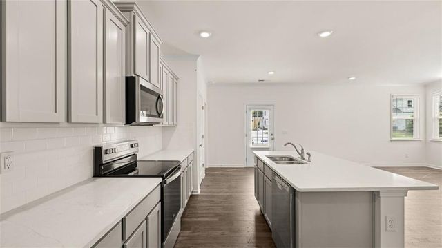 534 Silver Moon Drive, Loganville, GA 30052