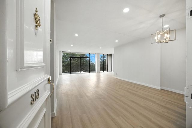 5200 Keller Springs Road 313, Dallas, TX 75248