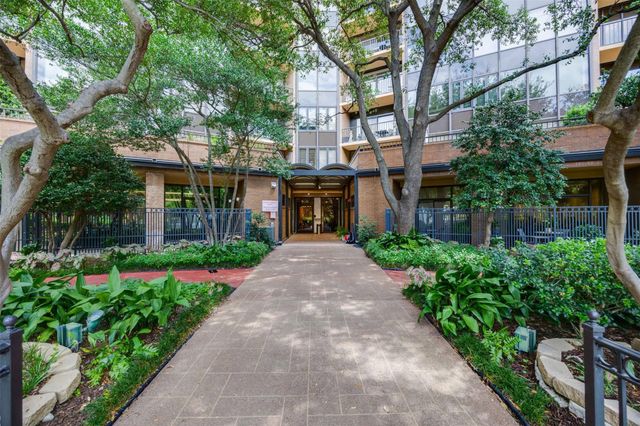 5200 Keller Springs Road 313, Dallas, TX 75248