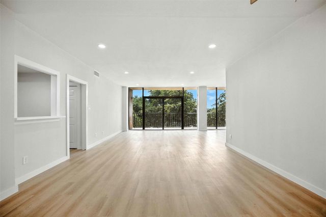 5200 Keller Springs Road 313, Dallas, TX 75248