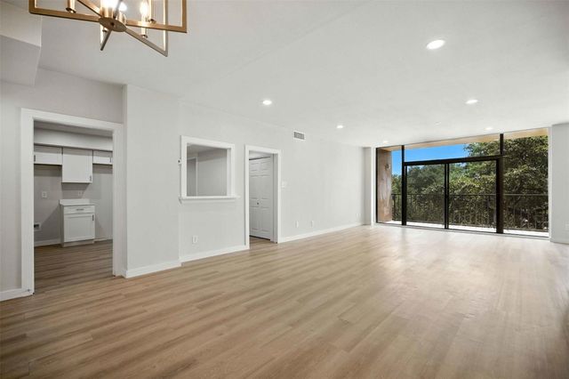 5200 Keller Springs Road 313, Dallas, TX 75248