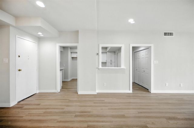 5200 Keller Springs Road 313, Dallas, TX 75248