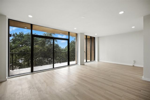 5200 Keller Springs Road 313, Dallas, TX 75248