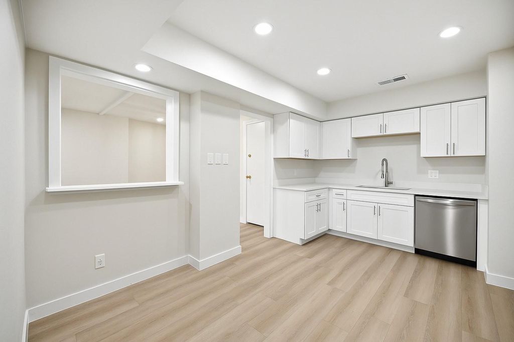 5200 Keller Springs Road 313, Dallas, TX 75248