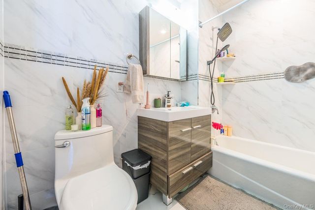 4516 83RD Street 5K, Elmhurst, NY 11377