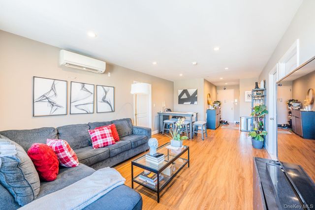 4516 83RD Street 5K, Elmhurst, NY 11377