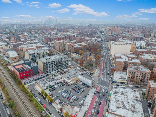 4516 83RD Street 5K, Elmhurst, NY 11377