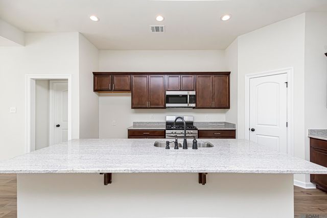 41401 Cozy Way, Gonzales, LA 70737