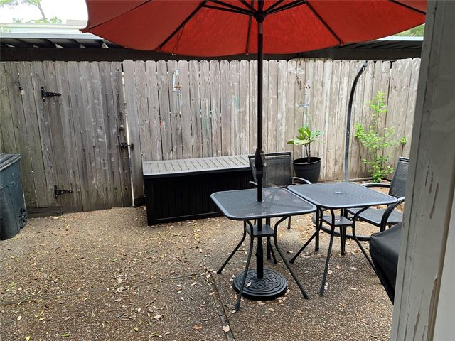 13078 Trail Hollow Drive 3078, Houston, TX 77079