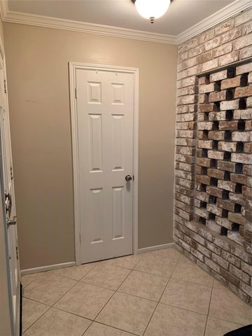 13078 Trail Hollow Drive 3078, Houston, TX 77079