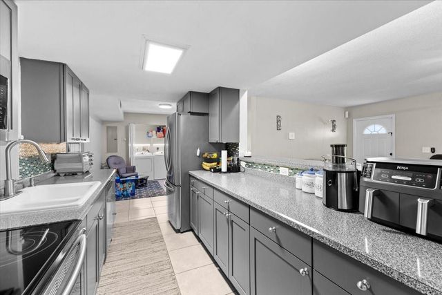 7303 NW 64th Street, Tamarac, FL 33321