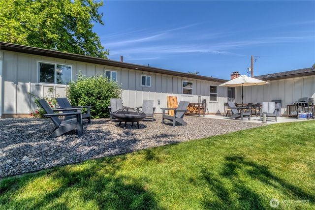 939 Stanley Drive, College Place, WA 99324