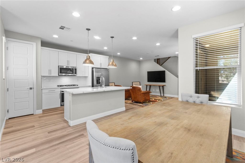 11676 Hamilton Lake Avenue, Las Vegas, NV 89138 — photo 2