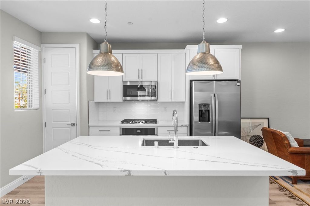11676 Hamilton Lake Avenue, Las Vegas, NV 89138 — photo 3