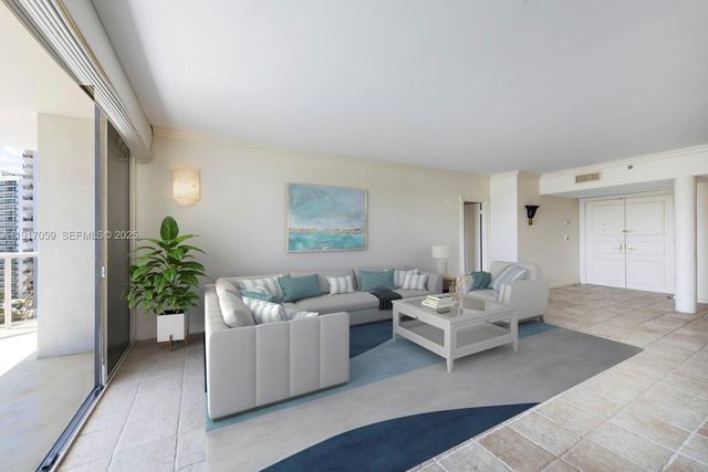 20281 E Country Club Drive 1009, Aventura, FL 33180
