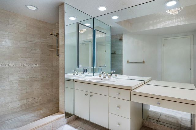 20281 E Country Club Drive 1009, Aventura, FL 33180