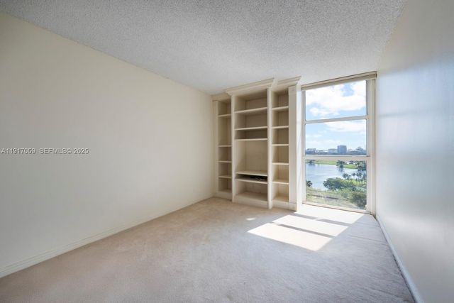 20281 E Country Club Drive 1009, Aventura, FL 33180