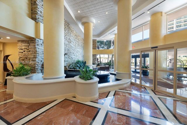 20281 E Country Club Drive 1009, Aventura, FL 33180