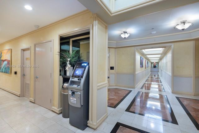 20281 E Country Club Drive 1009, Aventura, FL 33180