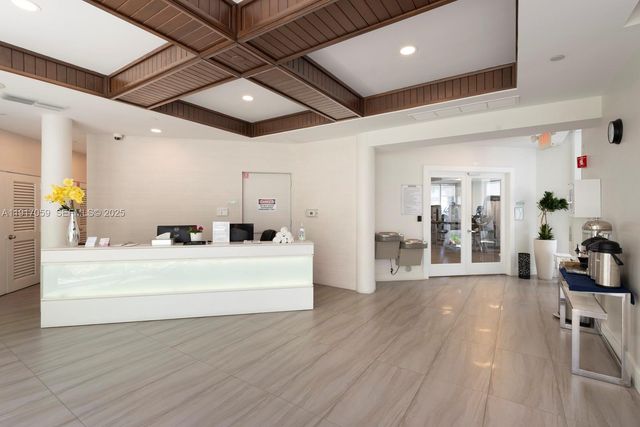 20281 E Country Club Drive 1009, Aventura, FL 33180