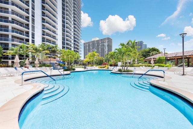 20281 E Country Club Drive 1009, Aventura, FL 33180