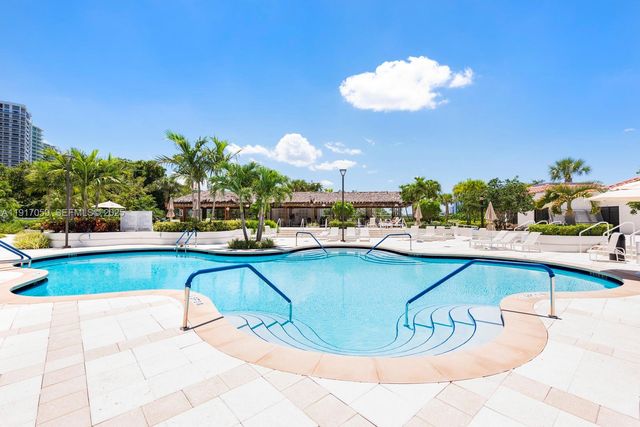 20281 E Country Club Drive 1009, Aventura, FL 33180