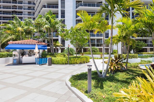 20281 E Country Club Drive 1009, Aventura, FL 33180