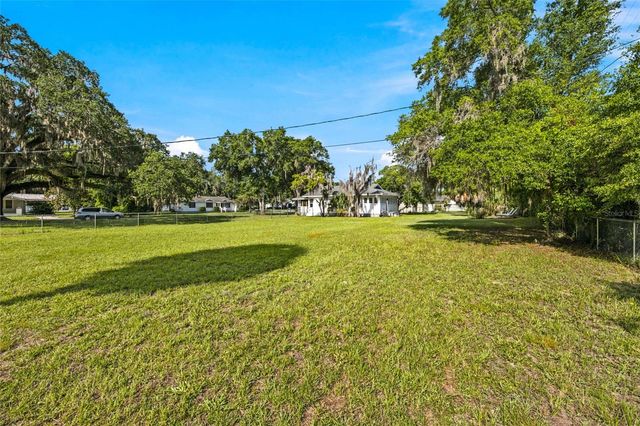20315 THE GRANADA, Dunnellon, FL 34432