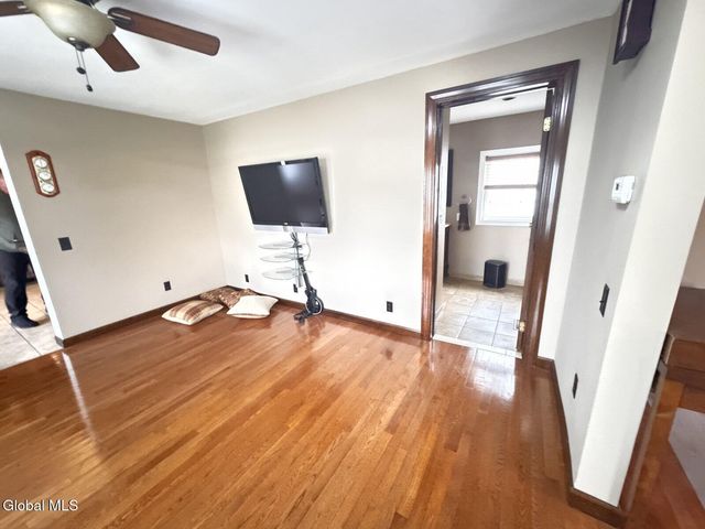 31 Charles Street, Waterford, NY 12188