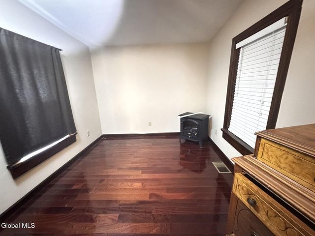 31 Charles Street, Waterford, NY 12188