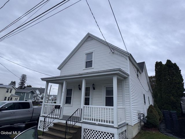 31 Charles Street, Waterford, NY 12188
