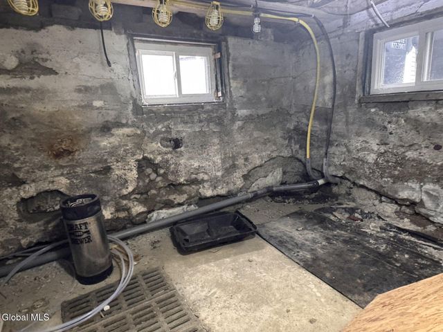 31 Charles Street, Waterford, NY 12188